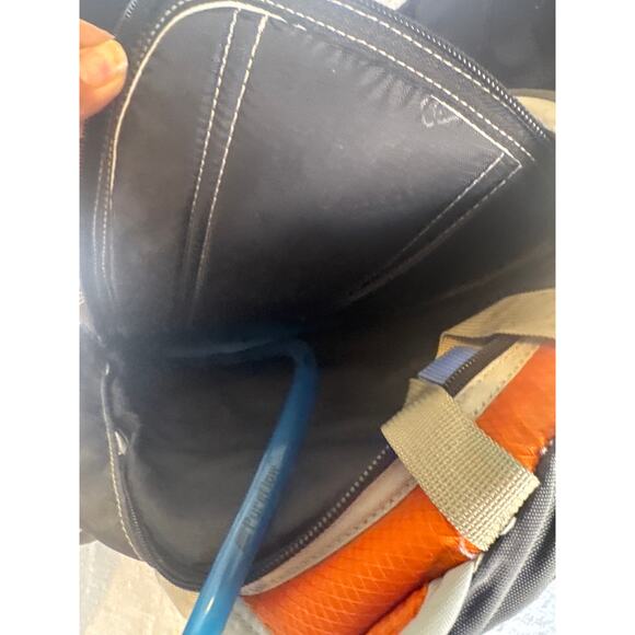 CamelBak Lobo Hydration Backpack Gray Orange 2L Reservoir Cycling Hiking Pack - Picture 4 of 7